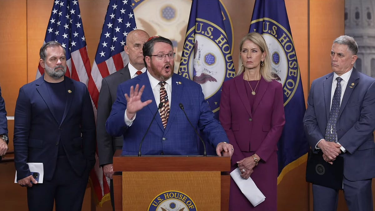 Sharia-Free Caucus Gains Support Amid Controversy and Criticism