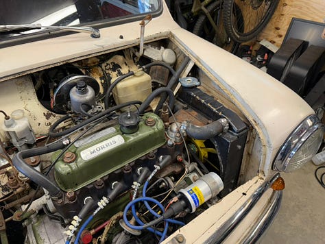 Collection of pictures of the engine in situ