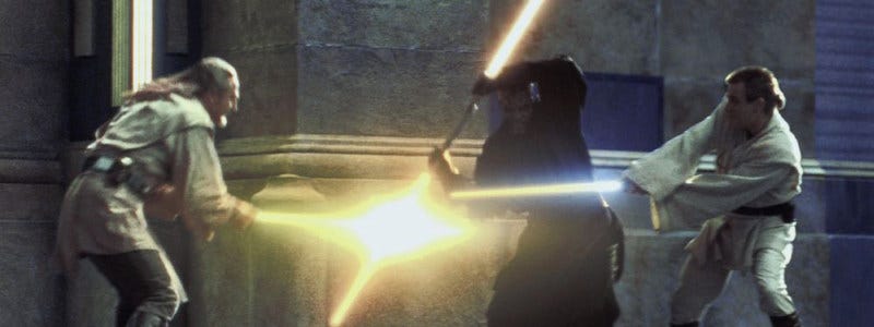 Chciałoby się napisać "dwóch na jednego to banda łysego", ale Yoda kilka włosków jednak posiada Chciałoby się napisać "dwóch na jednego to banda łysego", ale Yoda kilka włosków jednak posiada
