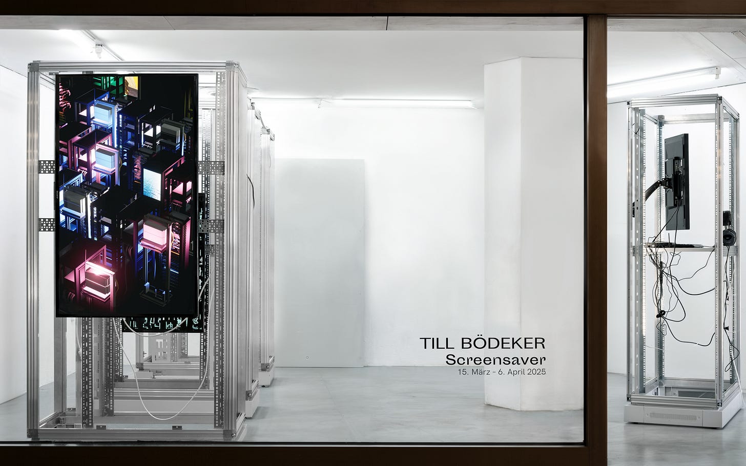 Till Bödeker. Ausstellung: SCREENSAVER. Gemeinde Köln. Ebertplatz. Photo: Maxi Lorenz - Till Bödeker. Ausstellung: SCREENSAVER. Gemeinde Köln. Ebertplatz. Photo: Maxi Lorenz