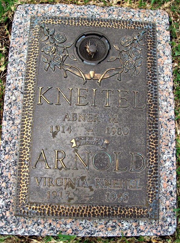 Larger memorial image loading...