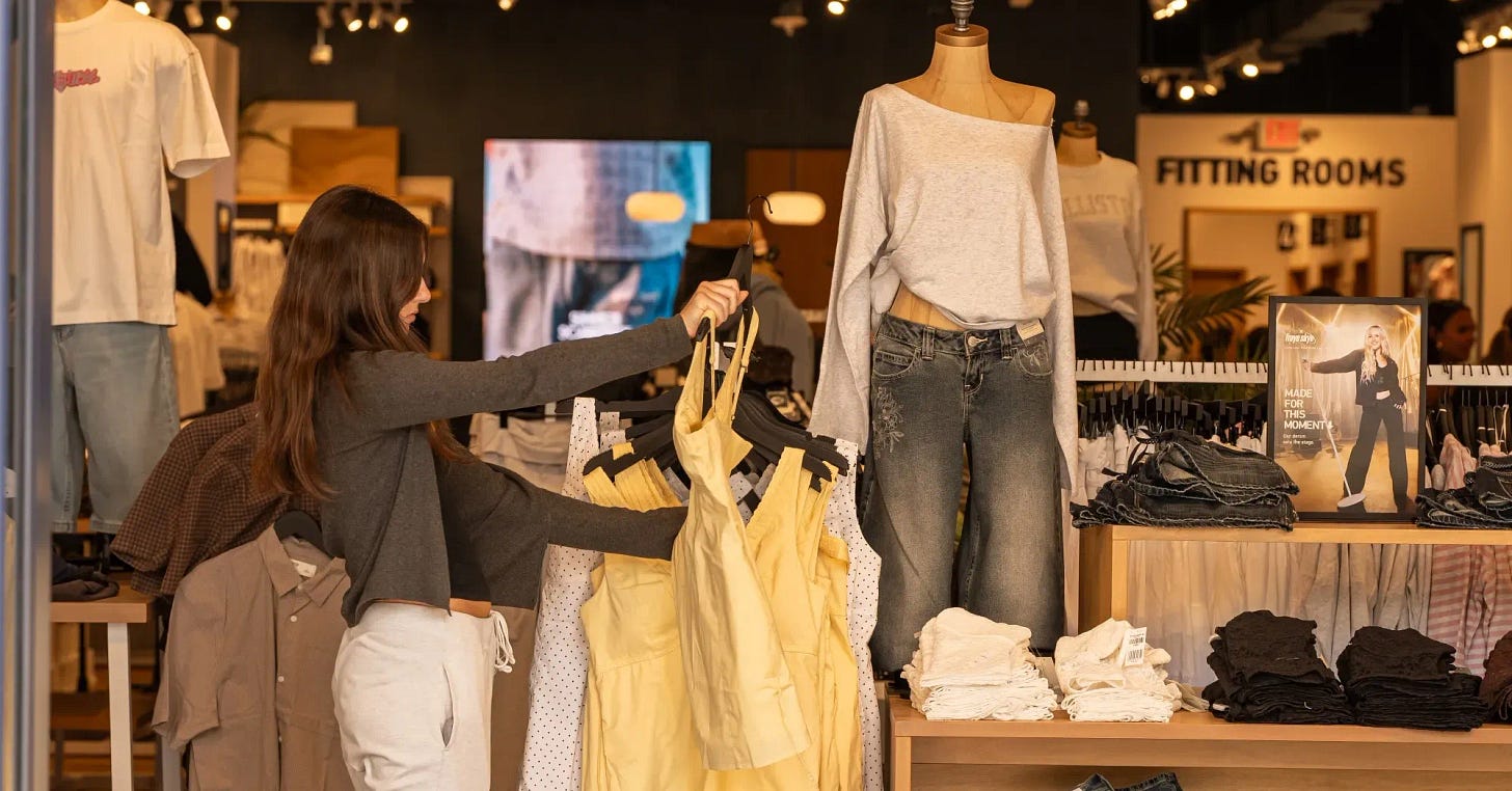 US Retail Sales Rise Modestly as Consumers Spend Less on Gas - Bloomberg US Retail Sales Rise Modestly as Consumers Spend Less on Gas - Bloomberg