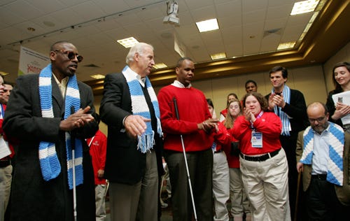 https://upload.wikimedia.org/wikipedia/commons/9/99/Joe_Biden_and_Kareem_Dale_in_the_Winter_Special_Olympics_site_in_Boise.jpg https://upload.wikimedia.org/wikipedia/commons/9/99/Joe_Biden_and_Kareem_Dale_in_the_Winter_Special_Olympics_site_in_Boise.jpg