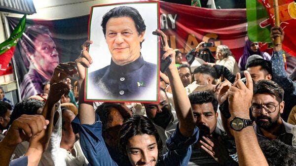 Release Imran Khan trends on social media as Pakistan attacks Indian  cities, viral video shows protesters on streets | Today News
