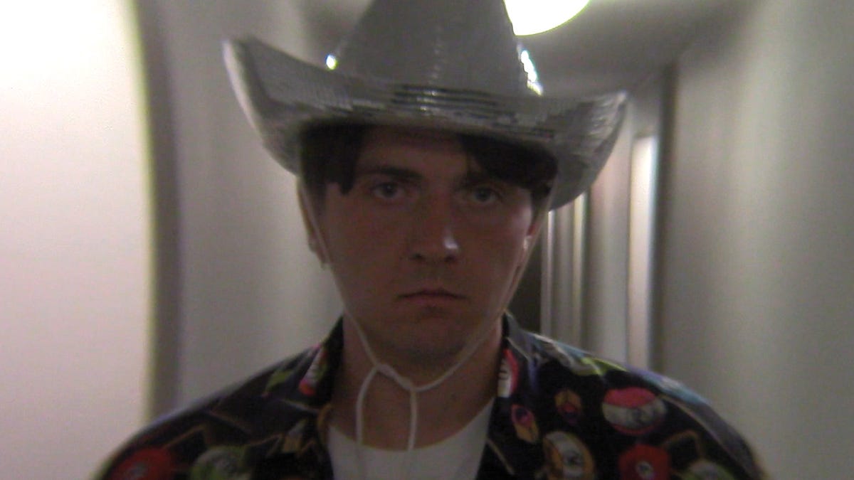 No Lights, No Budget, One Dimmer Knob: Talking with Tristan Wheeler About Toronto Apartment
