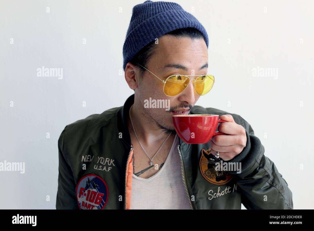 Great Britain / England / London /Coffee Style / Hipster drinking coffee  Stock Photo - Alamy