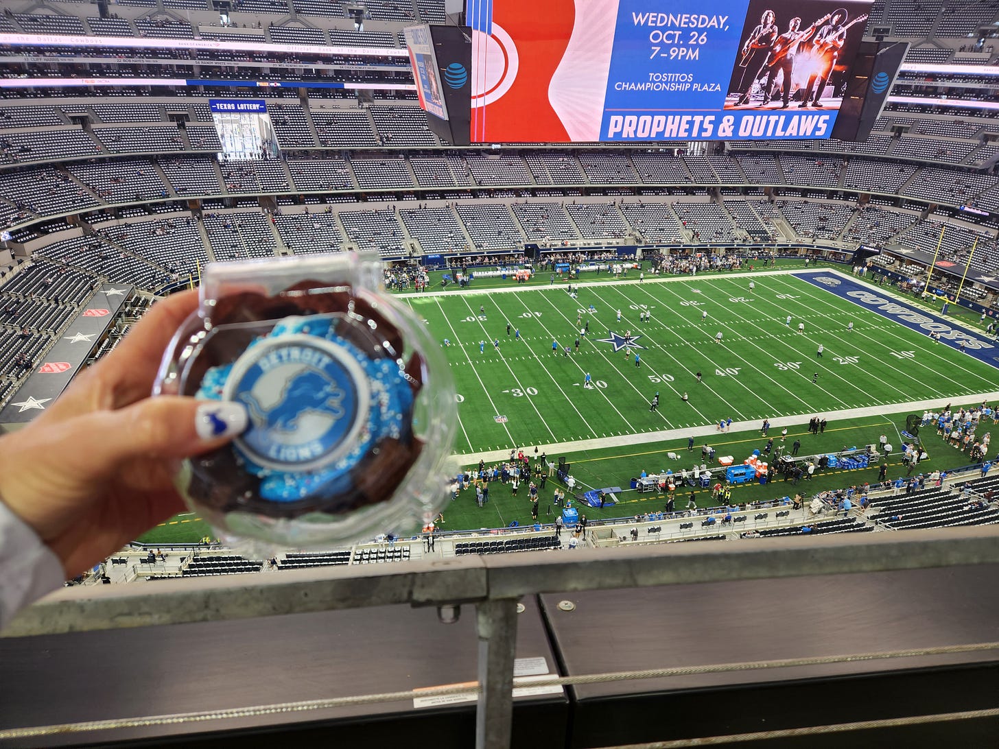 Dallas Cowboys AT&T stadium Detroit Lions cupcakes