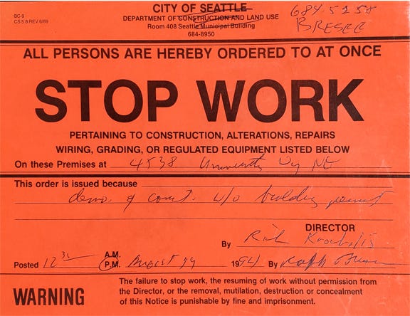 A close-up of a construction sign

AI-generated content may be incorrect.