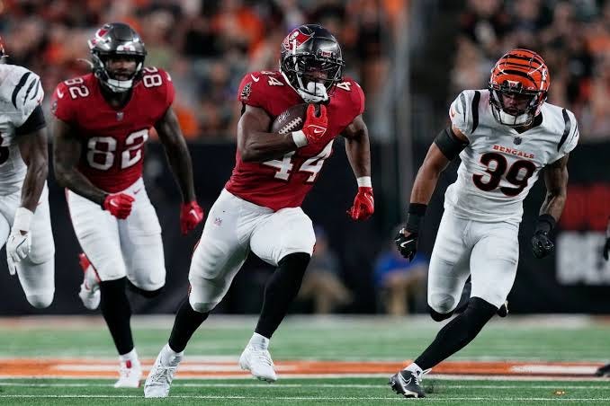 Former Syracuse star Sean Tucker makes Tampa Bay's roster to open NFL  season - syracuse.com