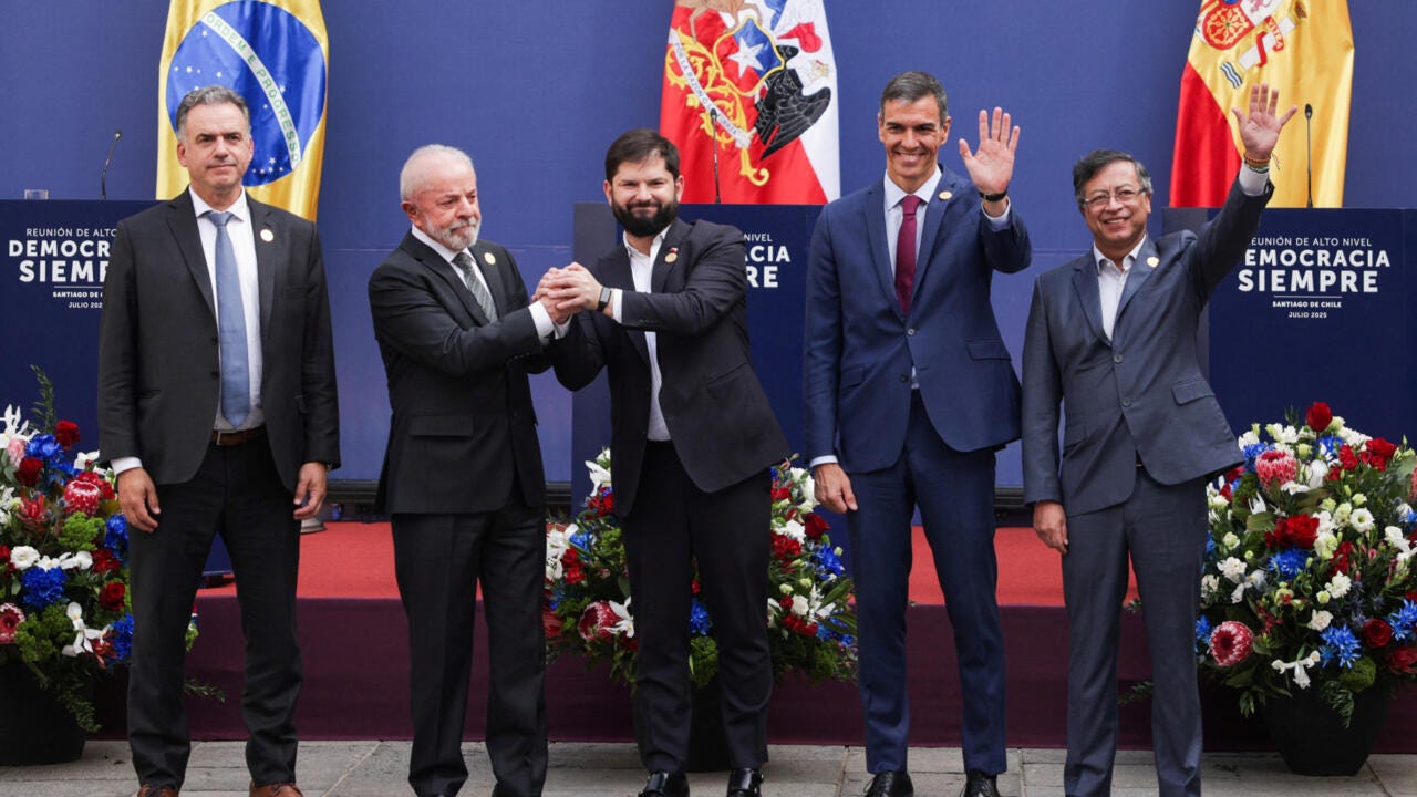Cumbre progresista: Sánchez, Boric, Petro, Lula y Orsi advierten de "amenazas" a la democracia Cumbre progresista: Sánchez, Boric, Petro, Lula y Orsi advierten de "amenazas" a la democracia