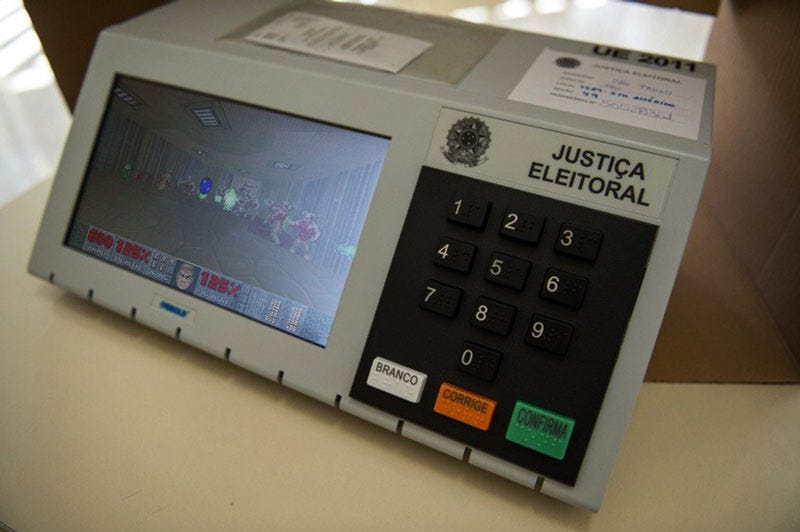 urna-eletronica-armazenamento-games-da-pra-jogar-doom-classic