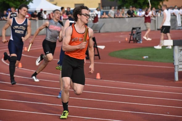 West De Pere 400 relay West De Pere 400 relay