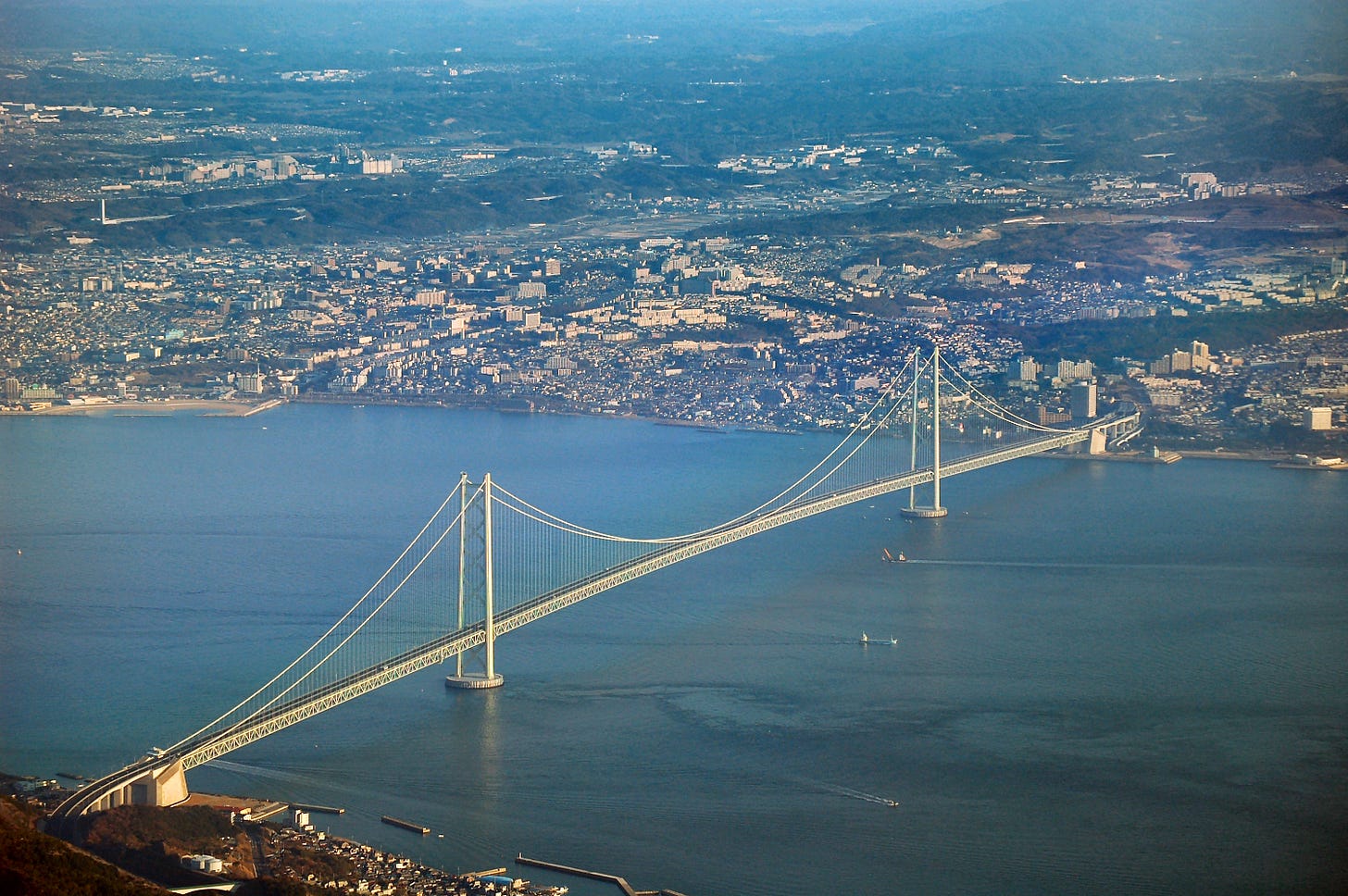 Akashi Kaikyo Bridge - Wikipedia Akashi Kaikyo Bridge - Wikipedia