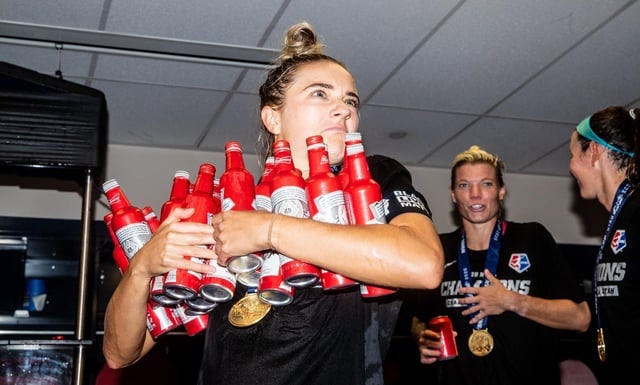 Kristie Mewis caption contest: ready, set, go. : r/NWSL