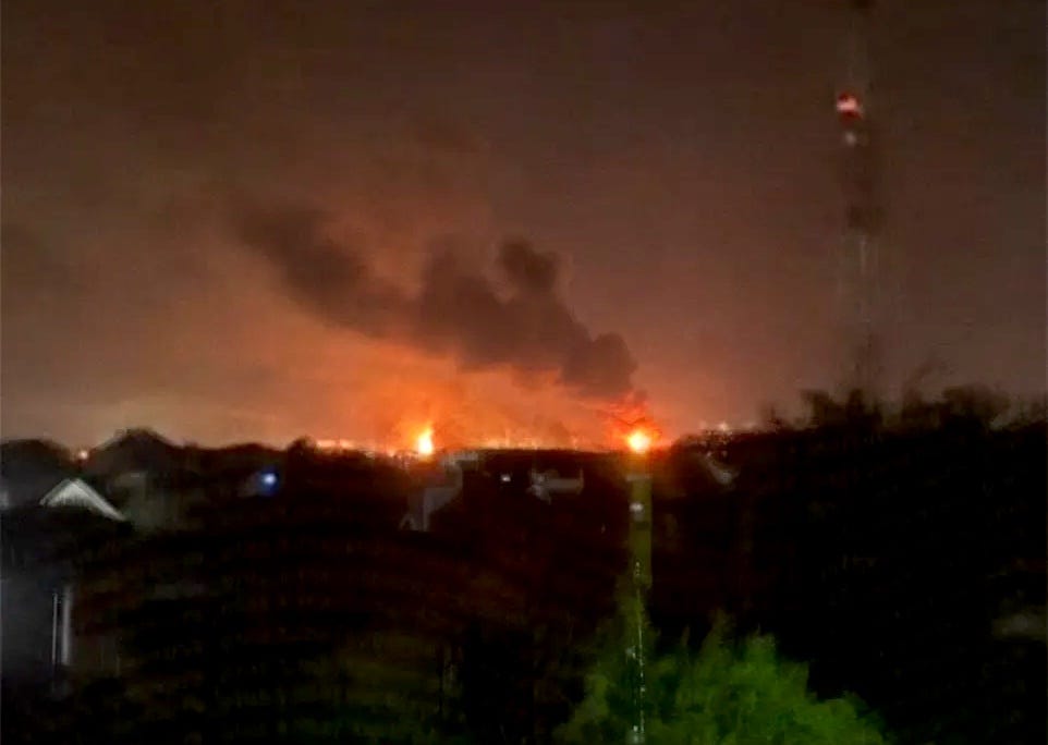 IlskRefinery_Fire_01.jpg IlskRefinery_Fire_01.jpg