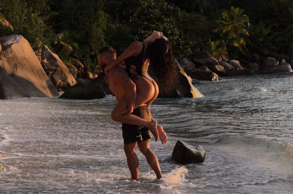 Sugar baby and sugar daddy from Canada