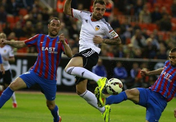 valencia beats off levante la liga 2015 valencia beats off levante la liga 2015