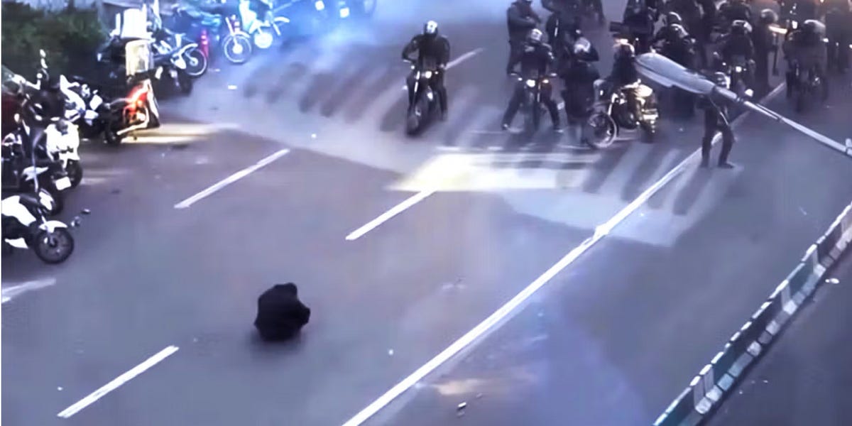 روز سوم: شعار های پادشاهی خواهی در دانشگاهها