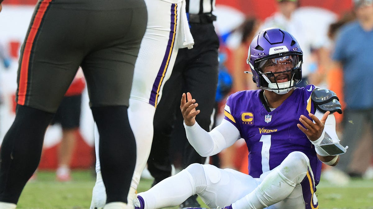 Could Vikings be on the lookout to add help at the quarterback position?