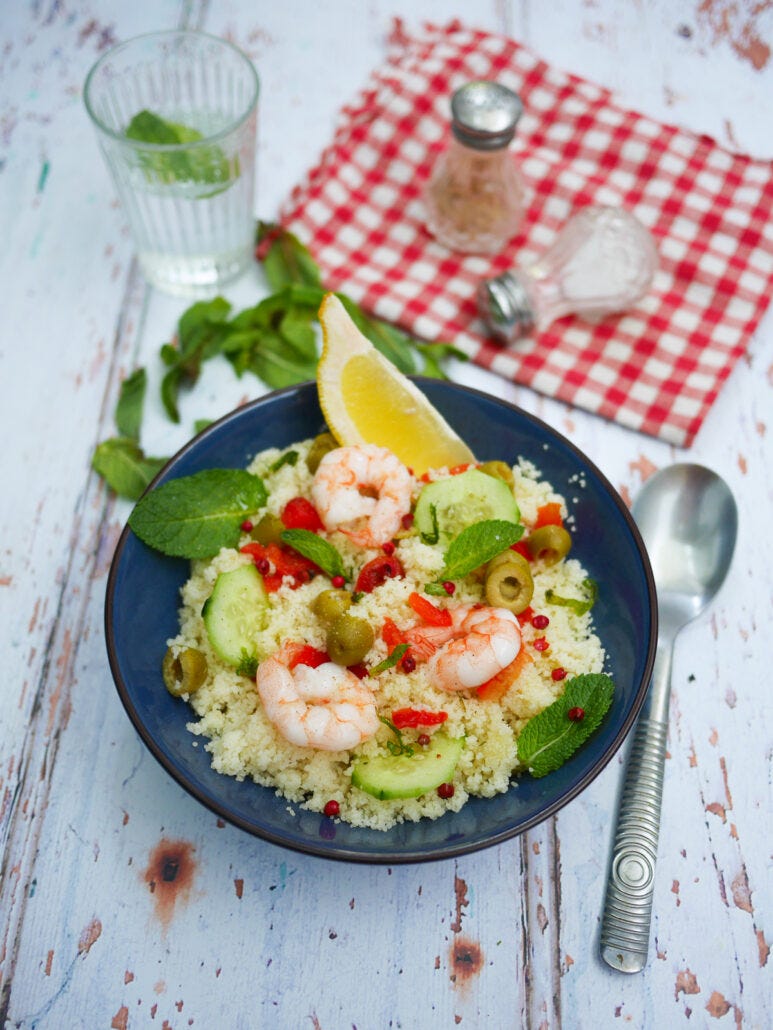 Assiette de taboulé de crevette frais