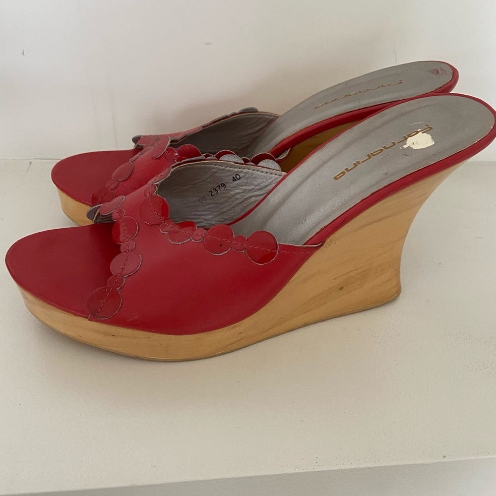Fornarina Women's Red Leather Wood Wedge Size 9 - Picture 2 of 6