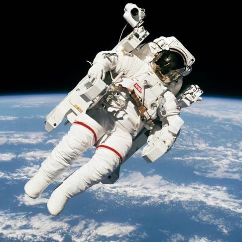 Astronaut Bruce McCandless, Who Died in December, Talks About the First  Untethered Spacewalk | National Geographic
