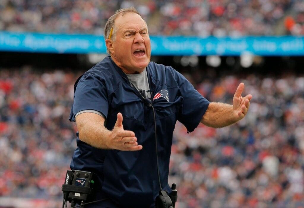 Bill Belichick molesto. Bill Belichick molesto.