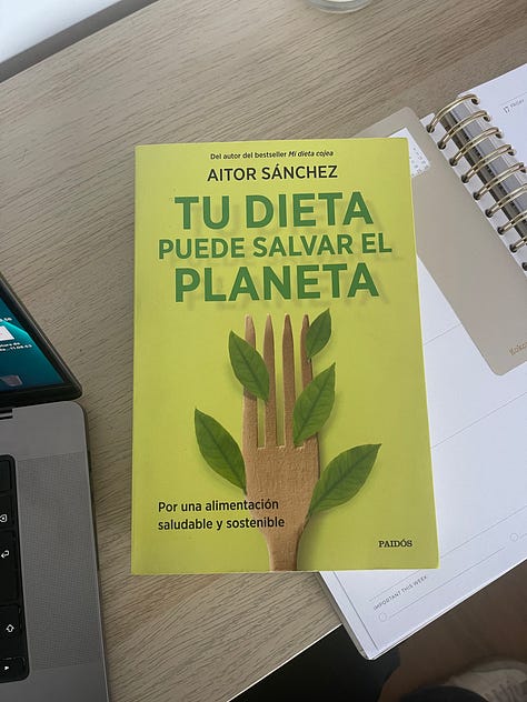 Descubre 12 libros esenciales para adoptar un estilo de vida más equilibrado, lleno de propósito y conectado con la sostenibilidad. Desde el minimalismo hasta la conciencia plena.