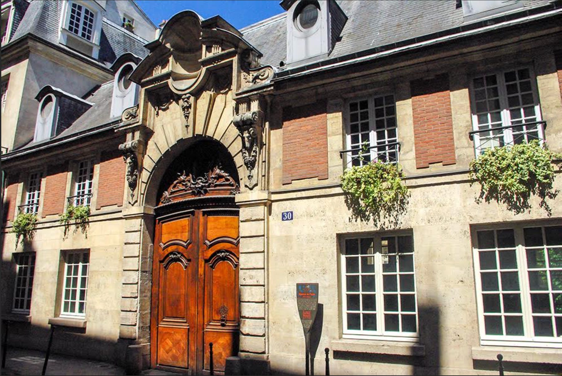Rue des Francs-Bourgeois: Grandeur and Generosity in the Marais