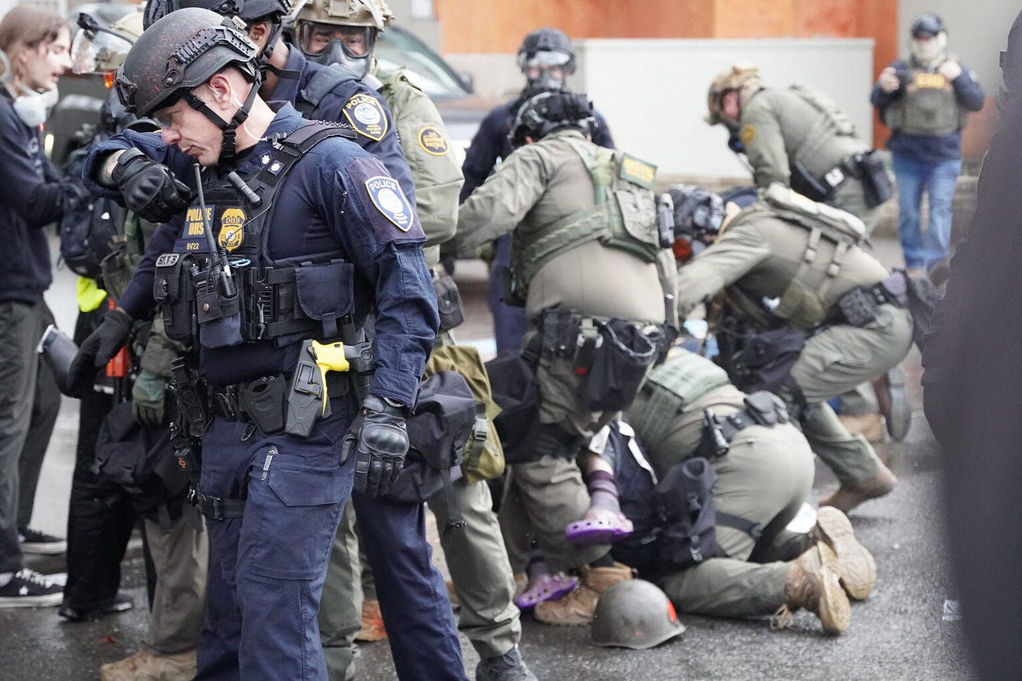 Oregon immigration rights groups sue ICE alleging it is preventing access  to lawyers • Oregon Capital Chronicle