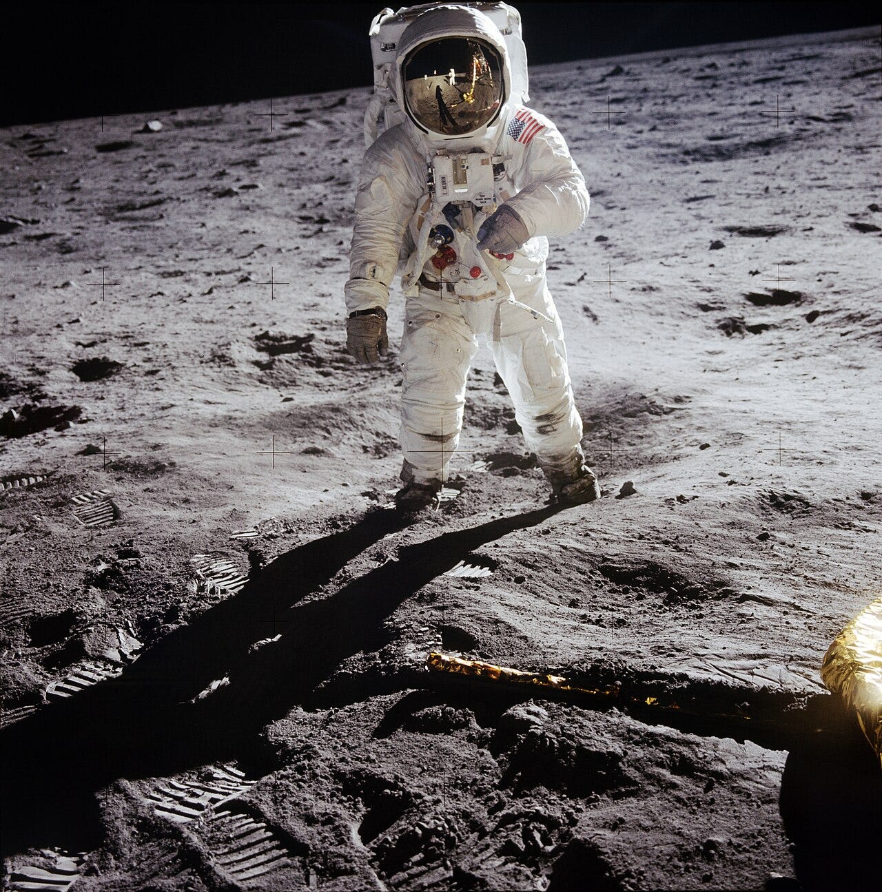 Apollo 11 - Wikipedia Apollo 11 - Wikipedia