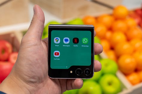 Samsung Galaxy Z Flip 5 cover display