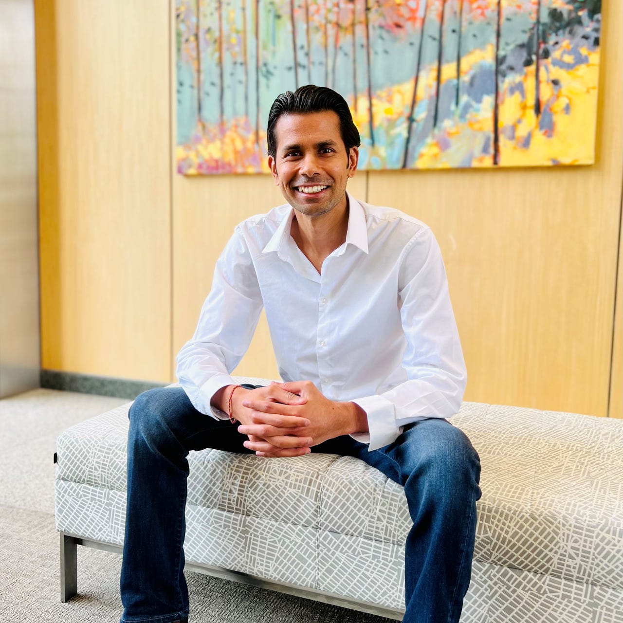 Actionable Storytelling with Keshav Sundaresh logo