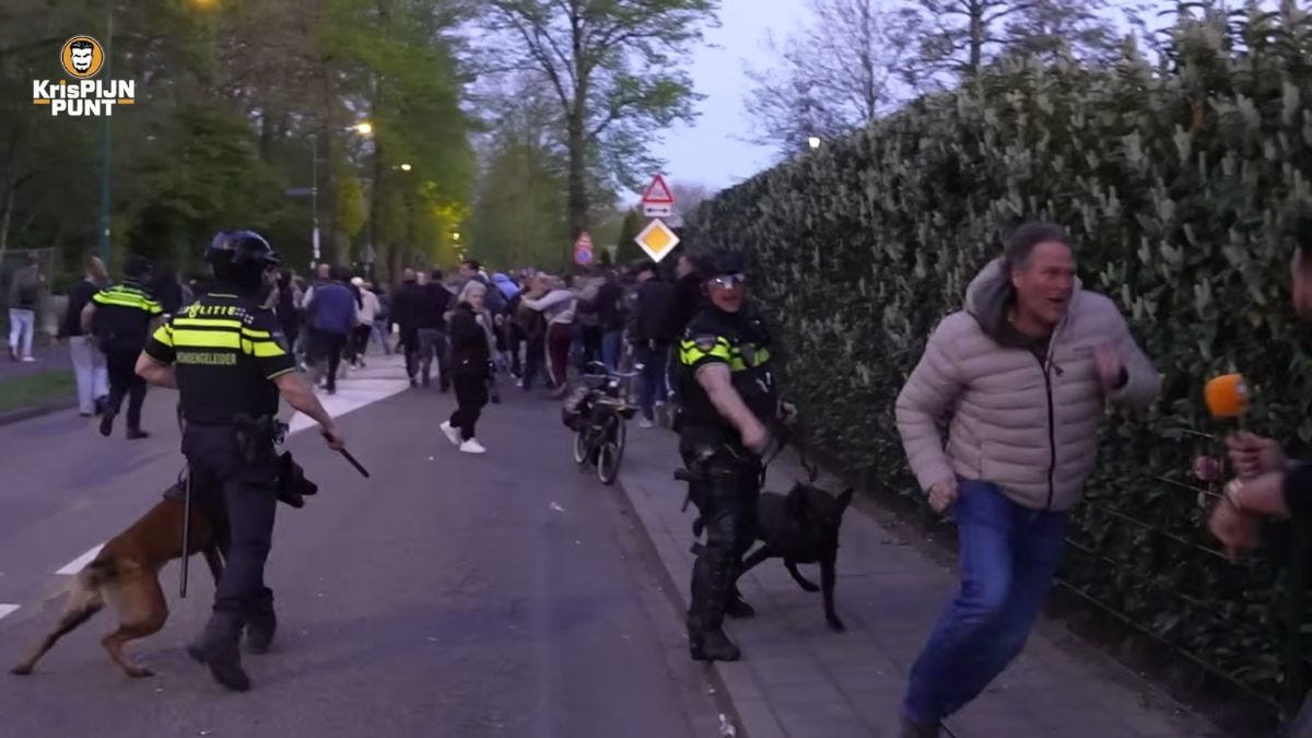 Politie zet 'zonder waarschuwing vooraf' honden in bij azc-protest in Loosdrecht: 'Ziek land'