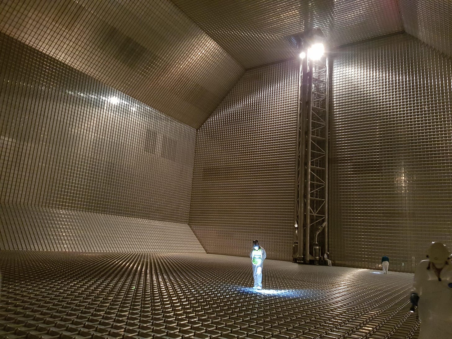 Interior of an LNG ship cargo tank. : r/mildlyinteresting Interior of an LNG ship cargo tank. : r/mildlyinteresting