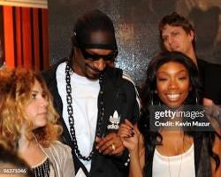 Image of Snoop Dogg and Brandy together