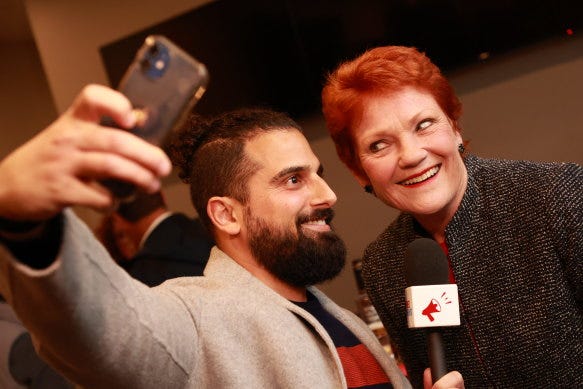Yemini with Pauline Hanson in rural Victoria during the last federal election. 