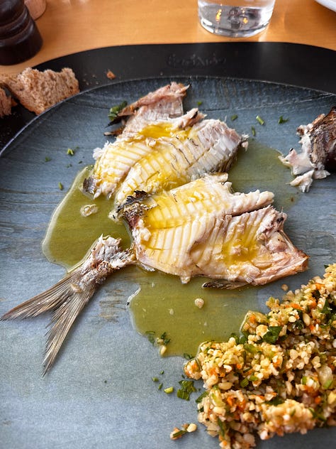 Grilled fish with lemon sauce