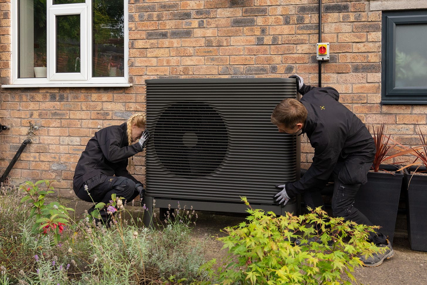 How do heat pumps actually work | Aira