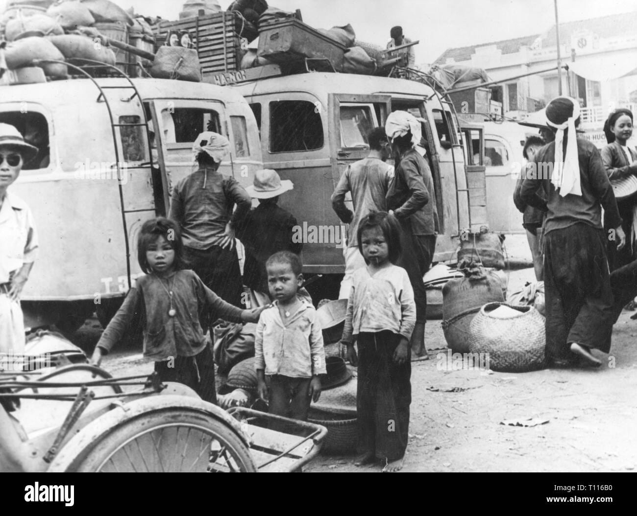 Vietnam children Black and White Stock Photos & Images - Page 2 - Alamy