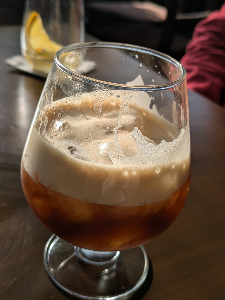Carajillo we drank in Mexico City. Espresso machine at night - photo: Gabriel Reis via Unsplash.