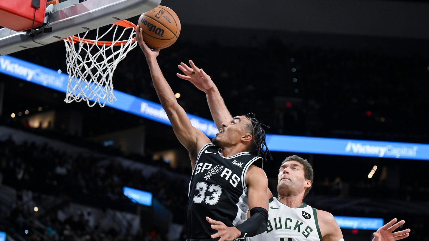 Antetokounmpo has 44 points, 14 rebounds, Bucks overcome ...