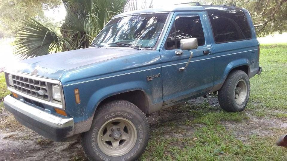 Ford Bronco II Blue bommer - Drivn