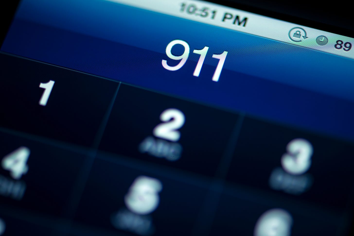 911 on cell phone
