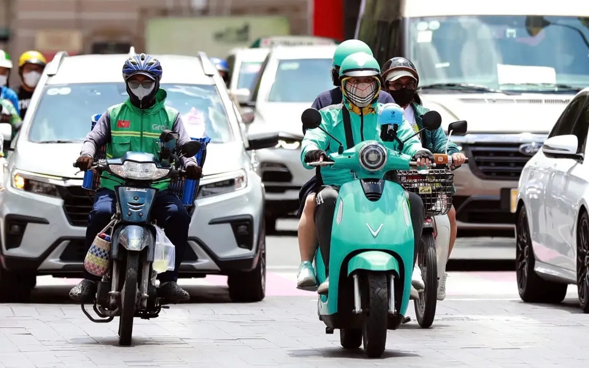 Vì sao taxi, xe ôm, xe tải là nhóm tiên phong chuyển sang xe điện?