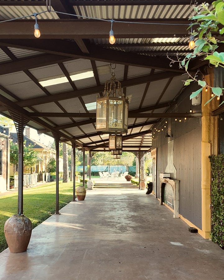 Entrance way and padel courts at the New Orleans Padel Club