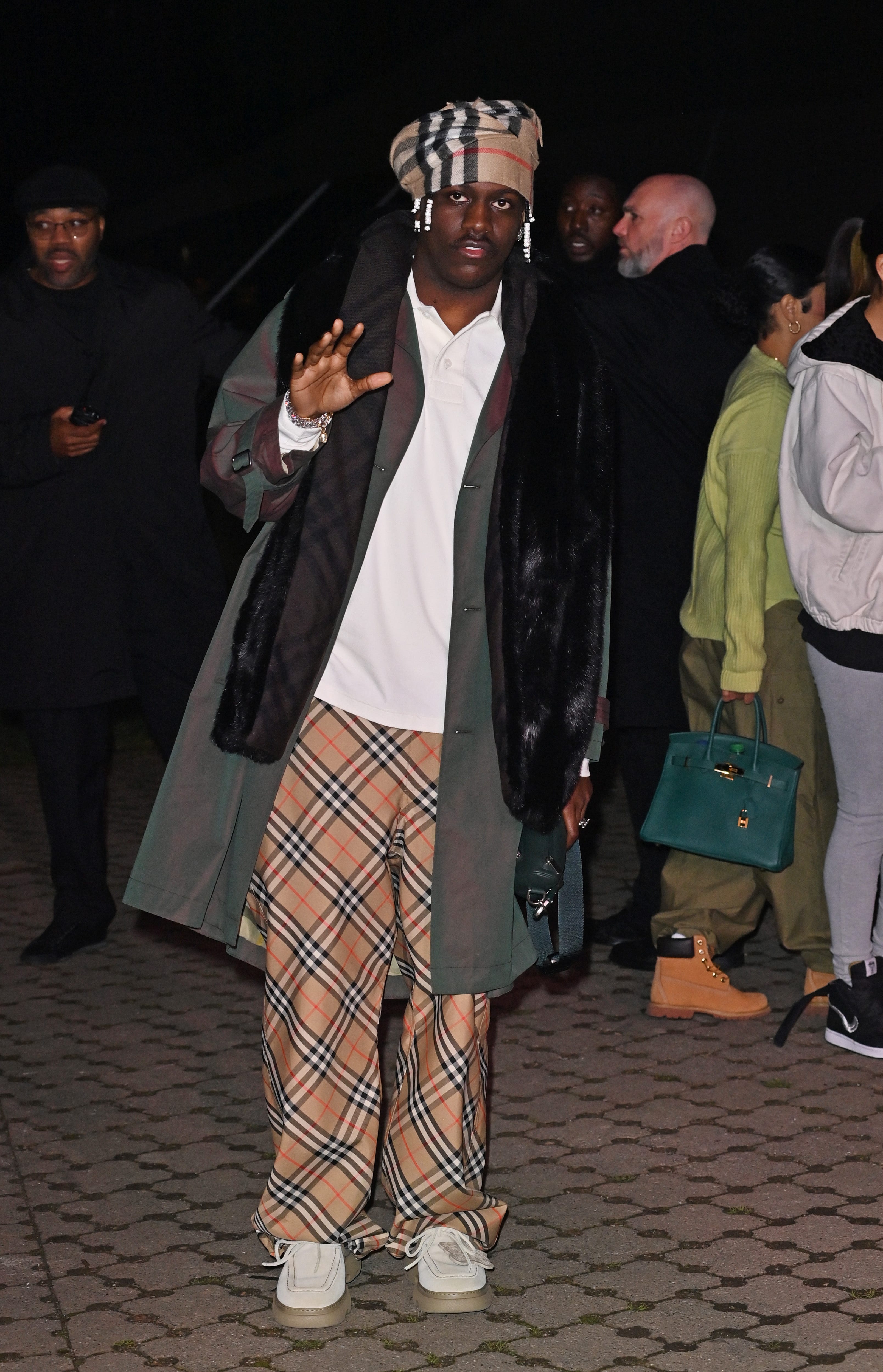 Have You Noticed the Burberry Check Scarf Is Everywhere?