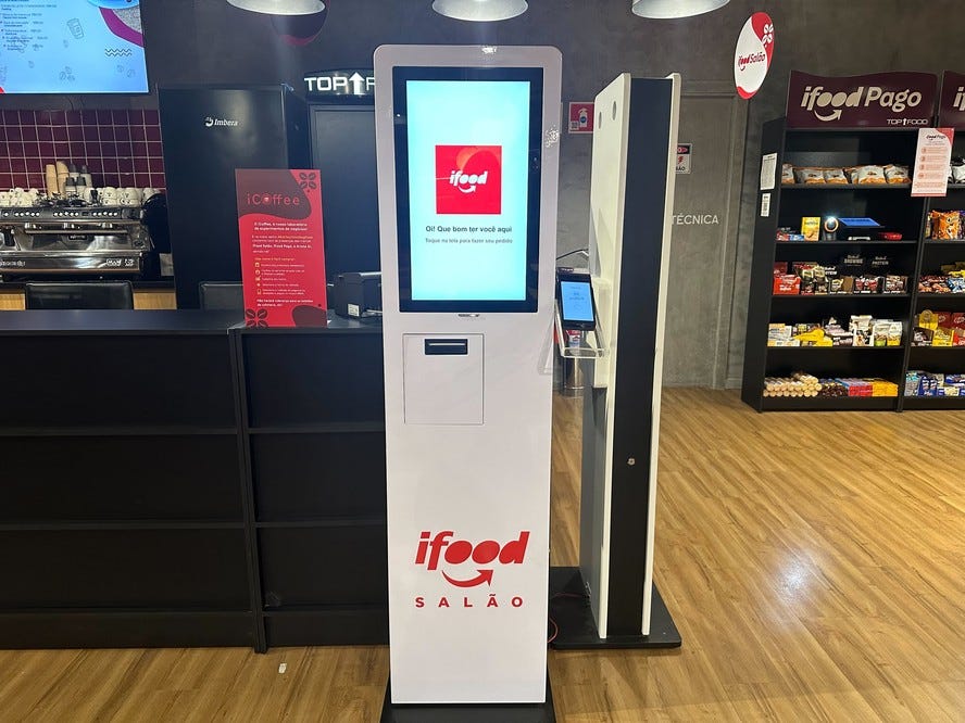 Totem de autoatendimento do iFood para salões de restaurantes