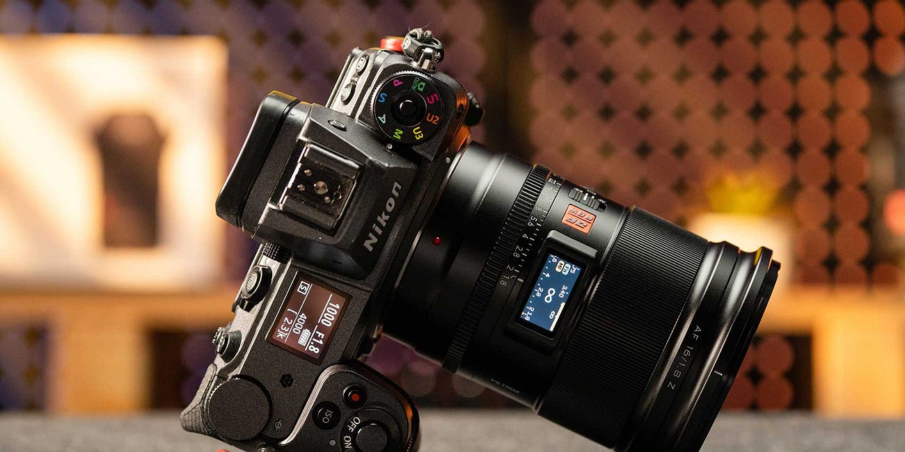 O dia em que a muralha da Nikon ruiu na China (e por que seu bolso agradece)
