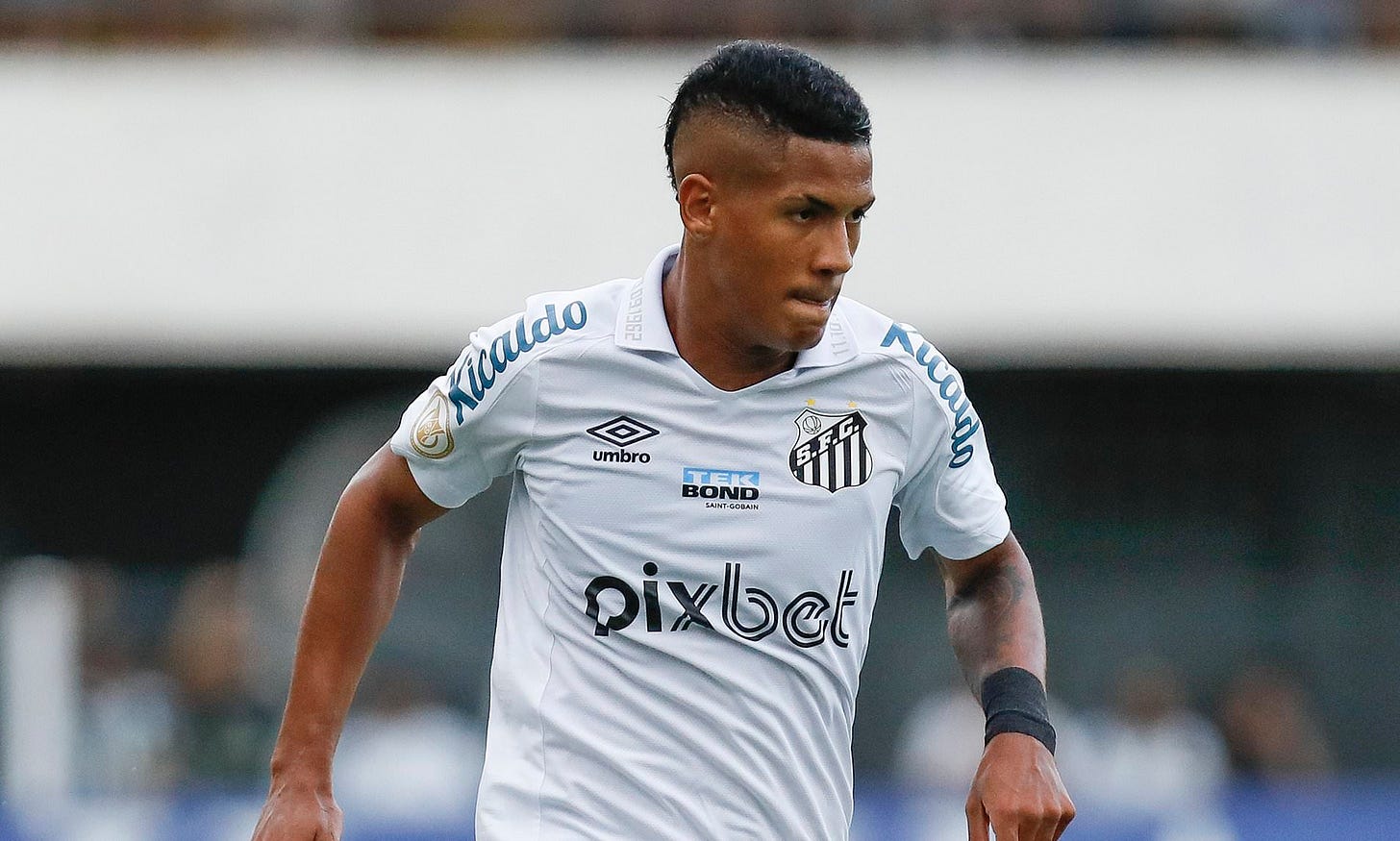 Nottingham Forest trying to revive deal for 18-year-old Santos winger Angelo  Gabriel before deadline | Daily Mail Online